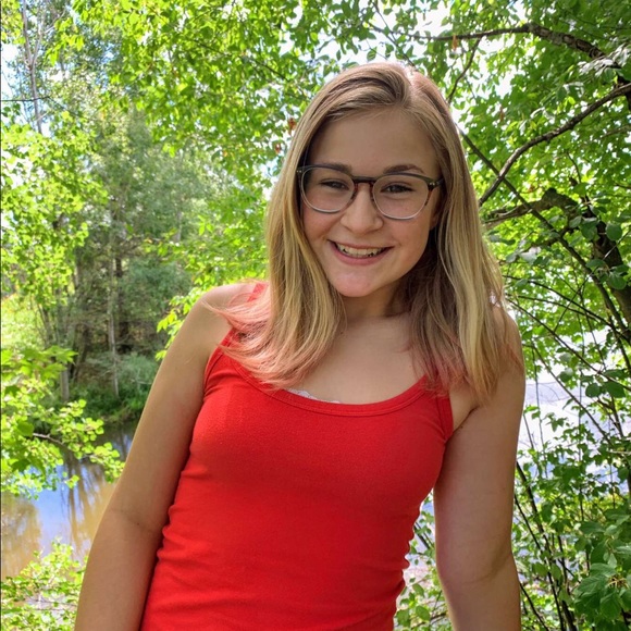 Meet your Posher, Ilsa - Picture 1 of 1